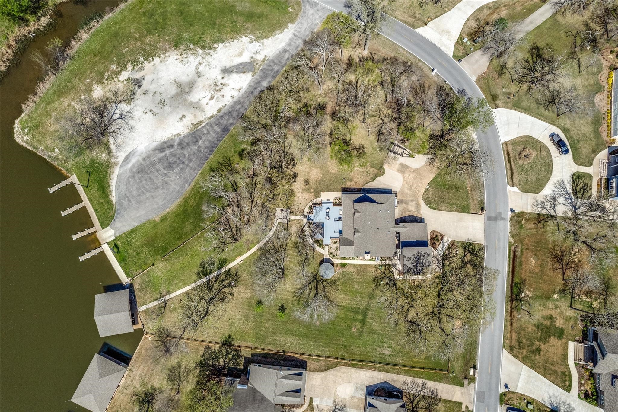 810 Kiowa Drive E Lake Kiowa TX 76240