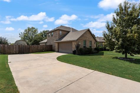202 Debbie Way Red Oak TX 75154