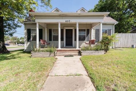 607 Clarksville Street Paris TX 75460