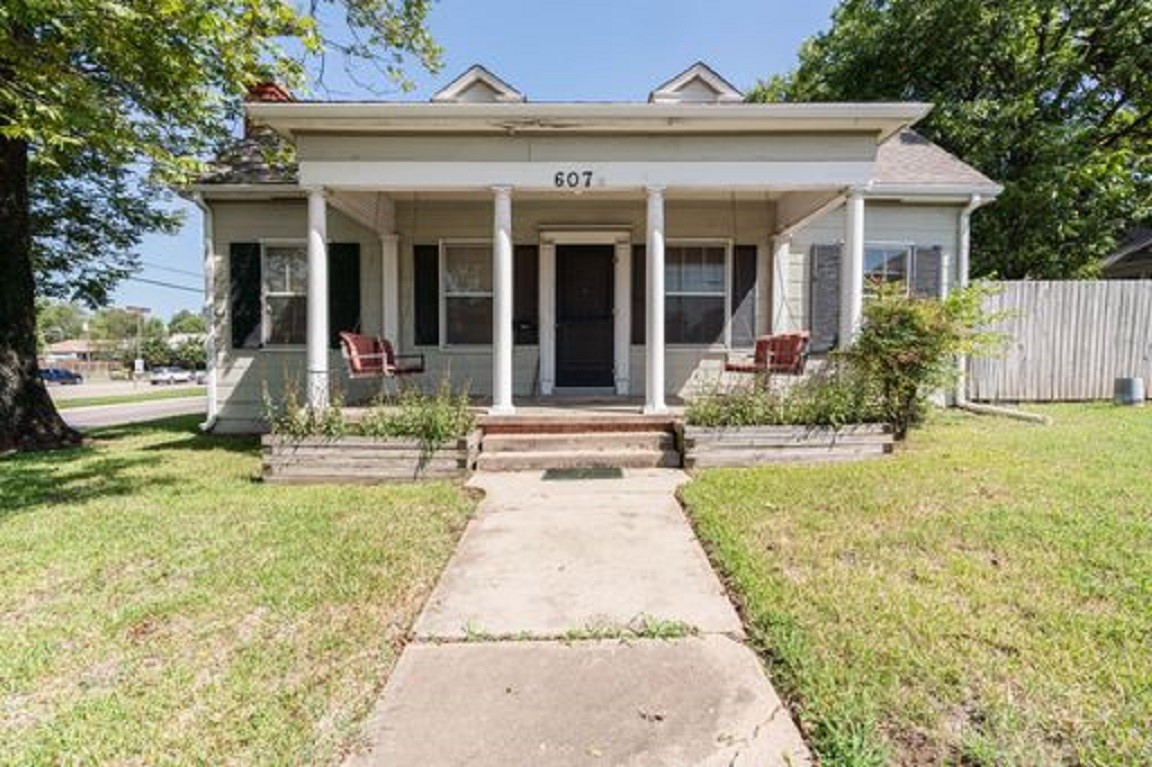607 Clarksville Street Paris TX 75460