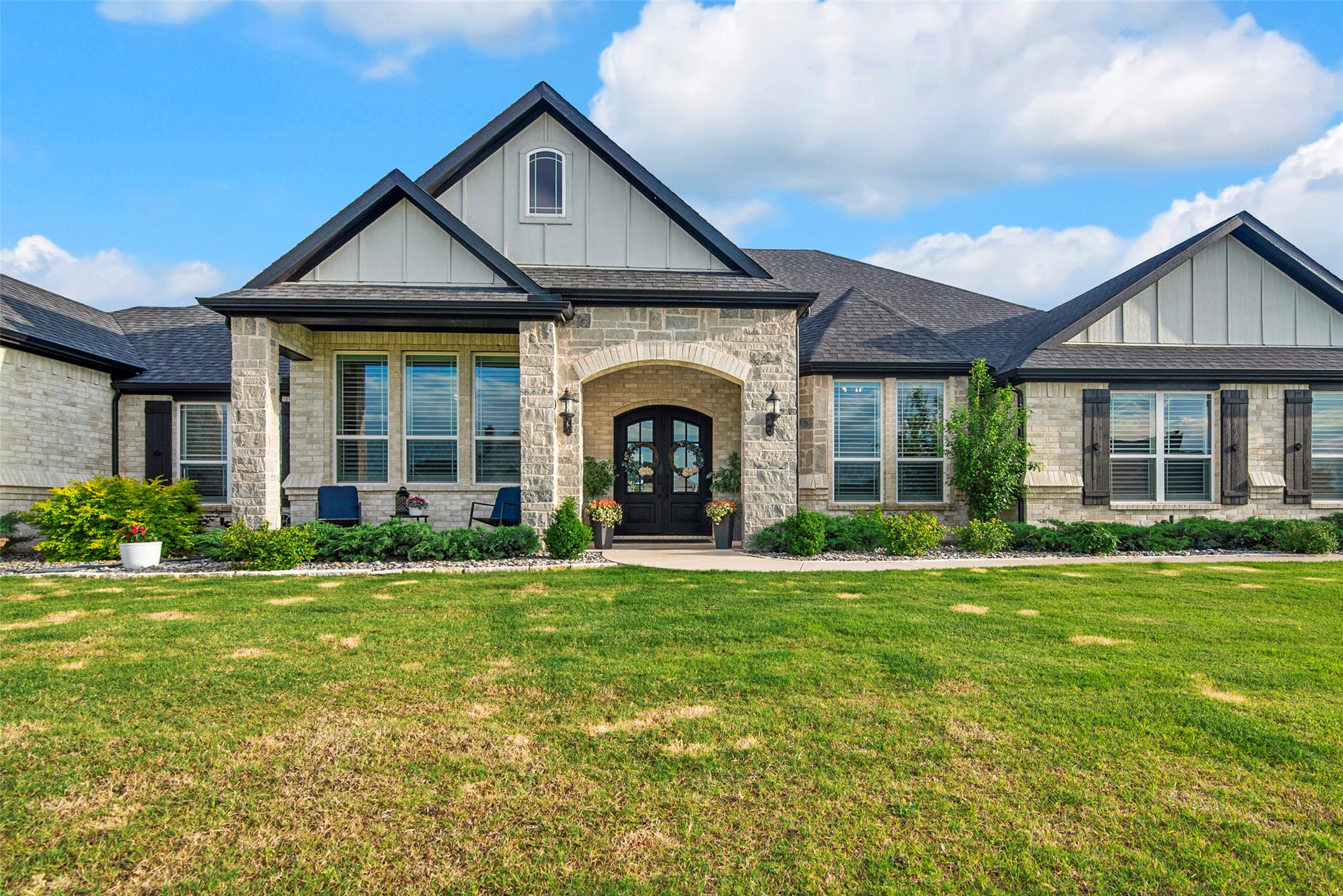2413 Stable Pass Lane Van Alstyne TX 75495