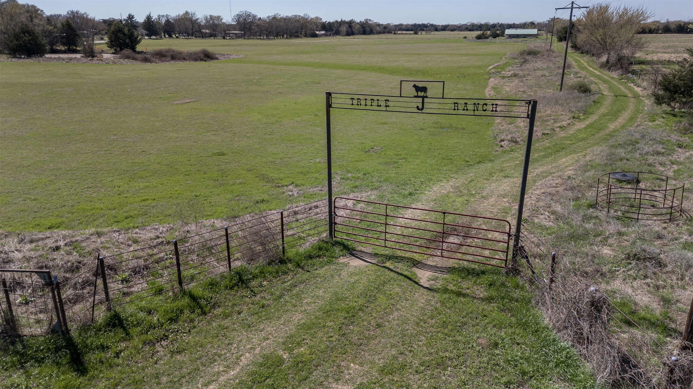 267 County Road 2150 Telephone TX 75446