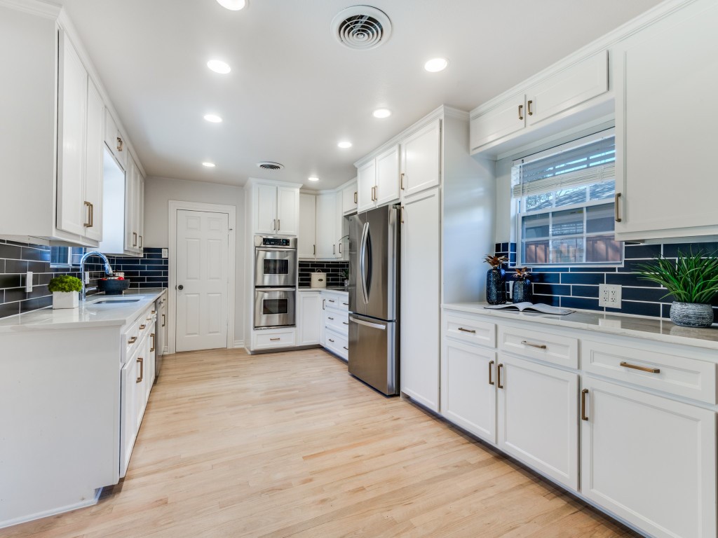 806 Knott Place Dallas TX 75208