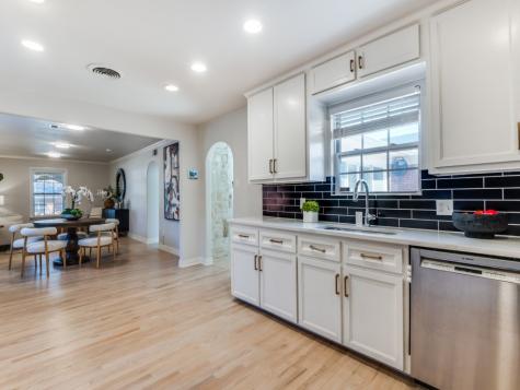 806 Knott Place Dallas TX 75208
