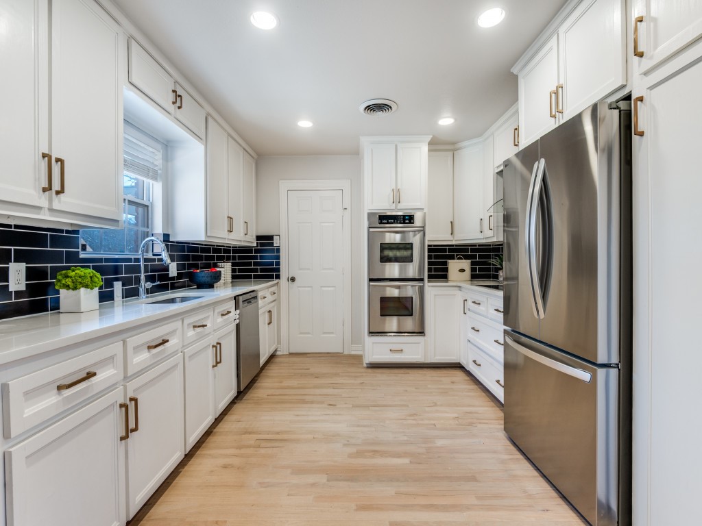806 Knott Place Dallas TX 75208