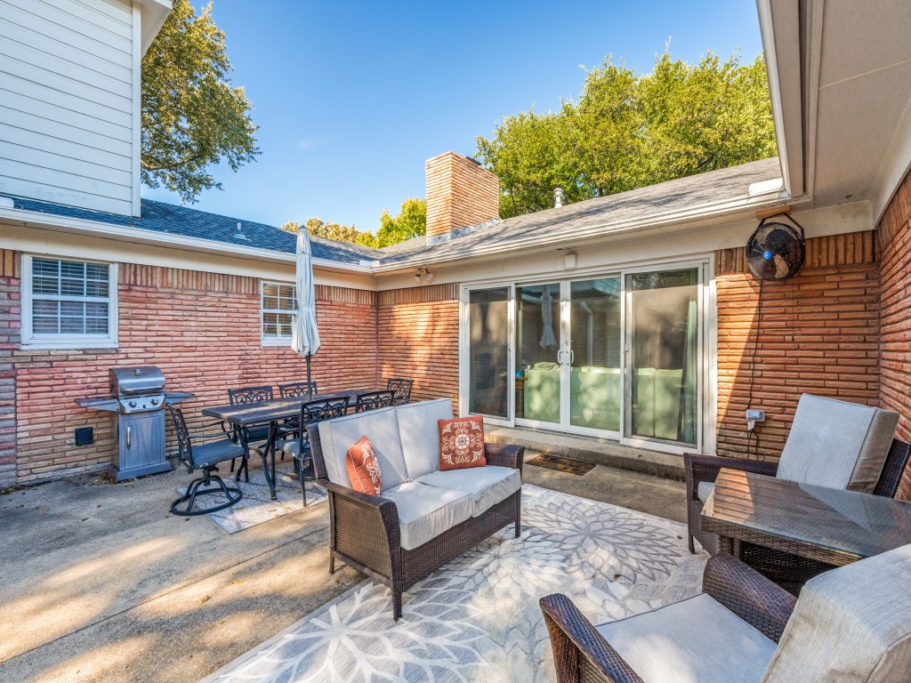 806 Knott Place Dallas TX 75208