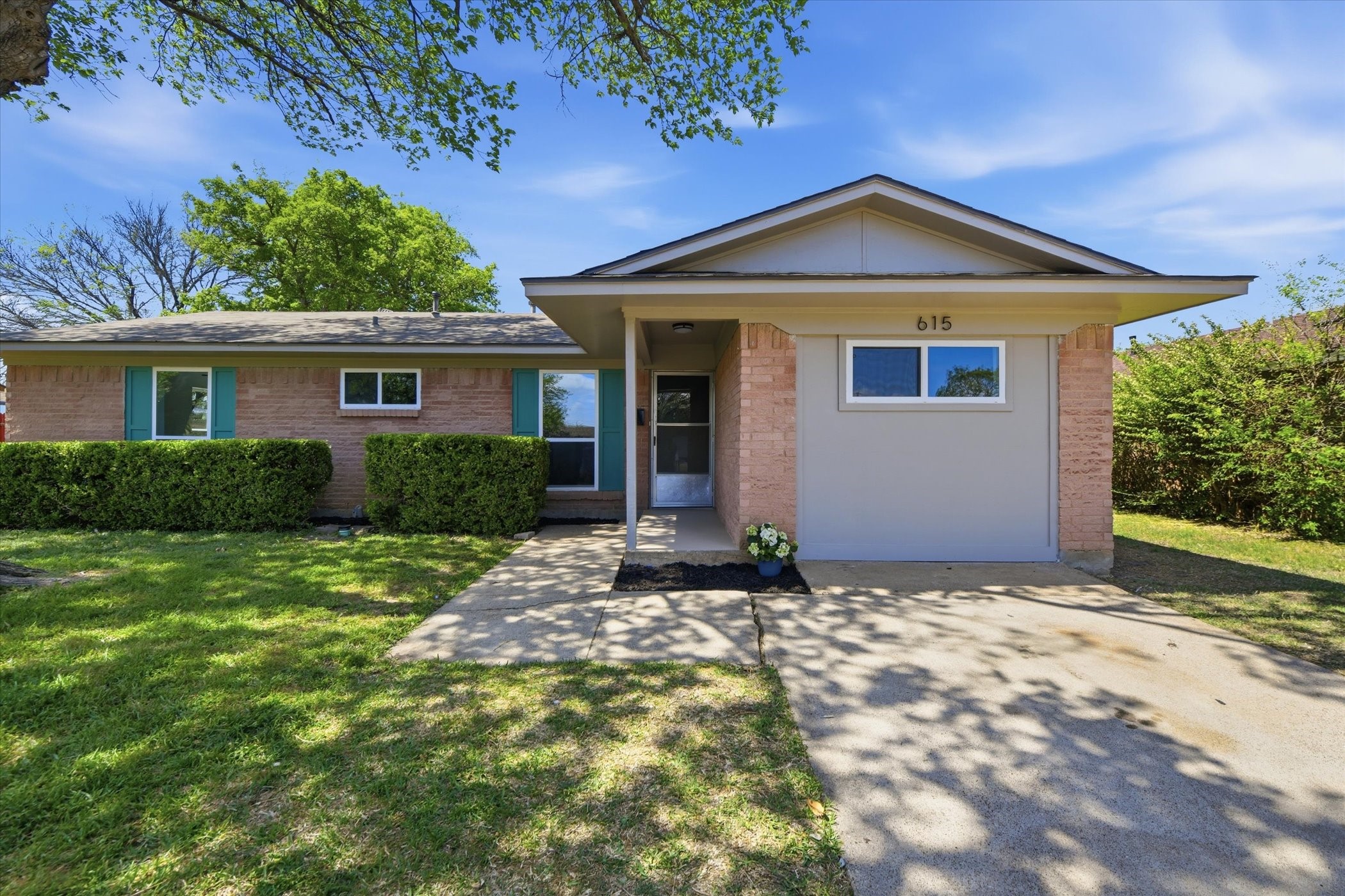 615 Calder Avenue Duncanville TX 75116