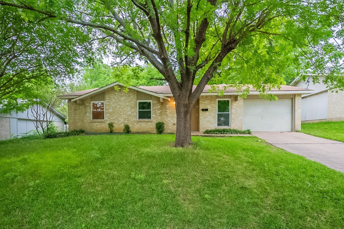 1209 Las Palmas Drive Grand Prairie TX 75052