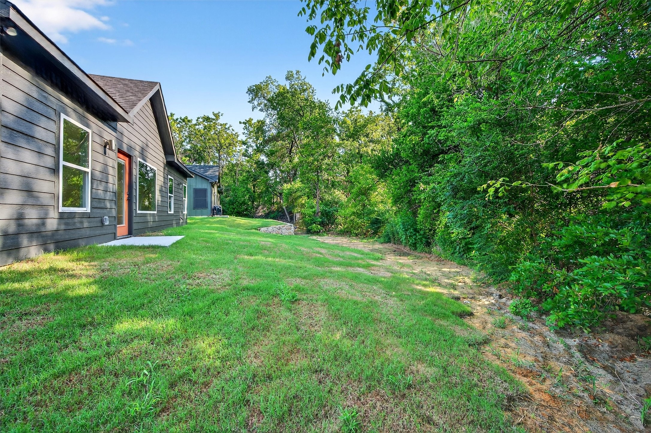 2520 S Scullin Avenue Denison TX 75020
