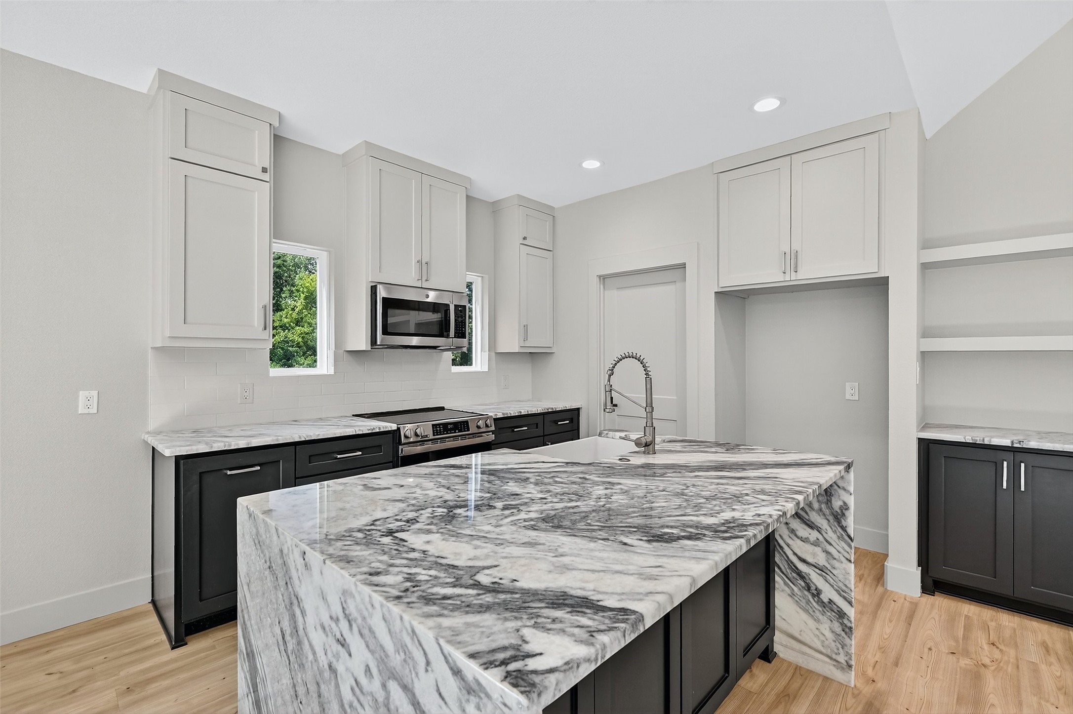 2520 S Scullin Avenue Denison TX 75020