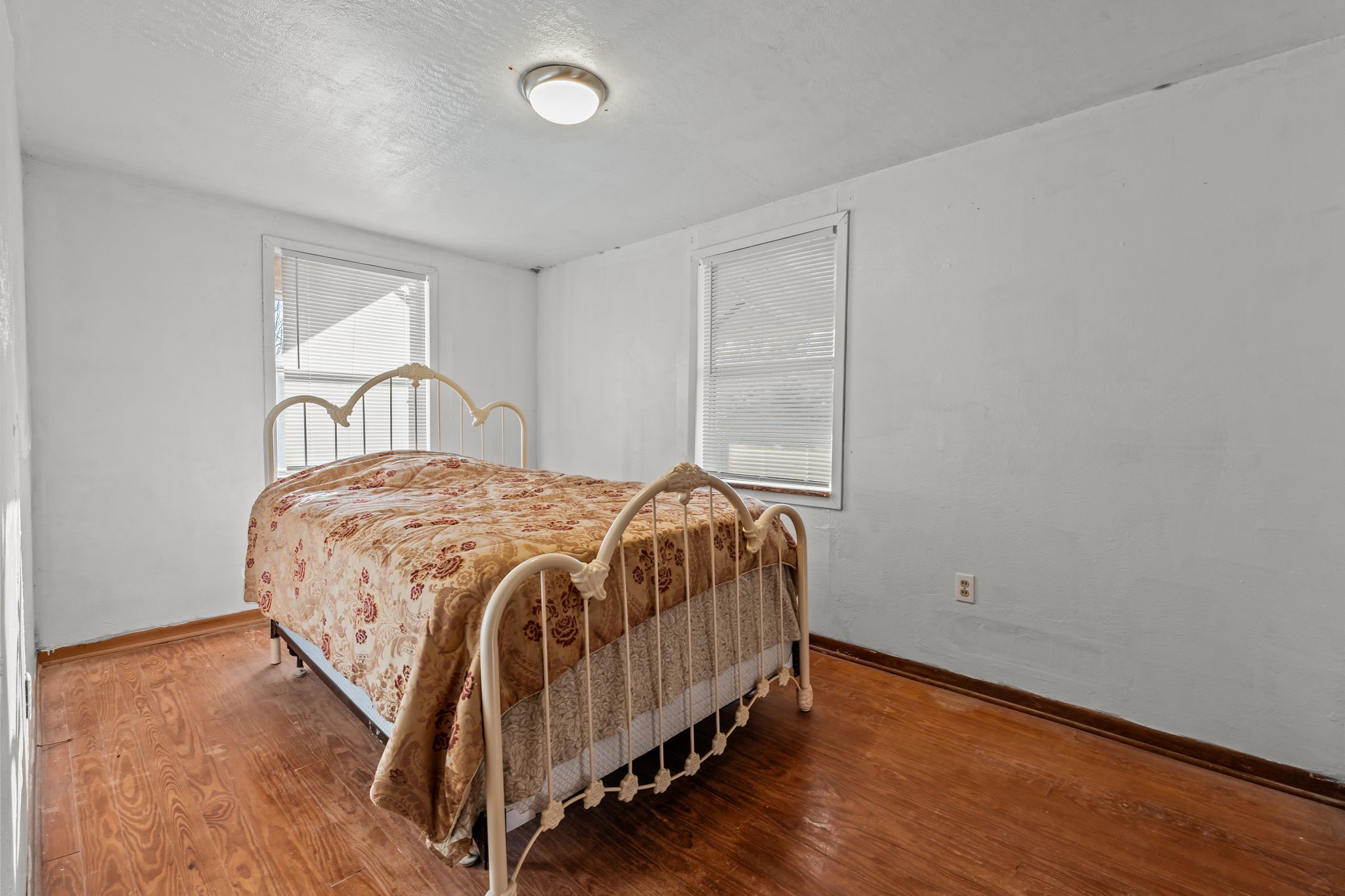 205 College Street Chico TX 76431