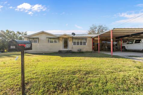 205 College Street Chico TX 76431