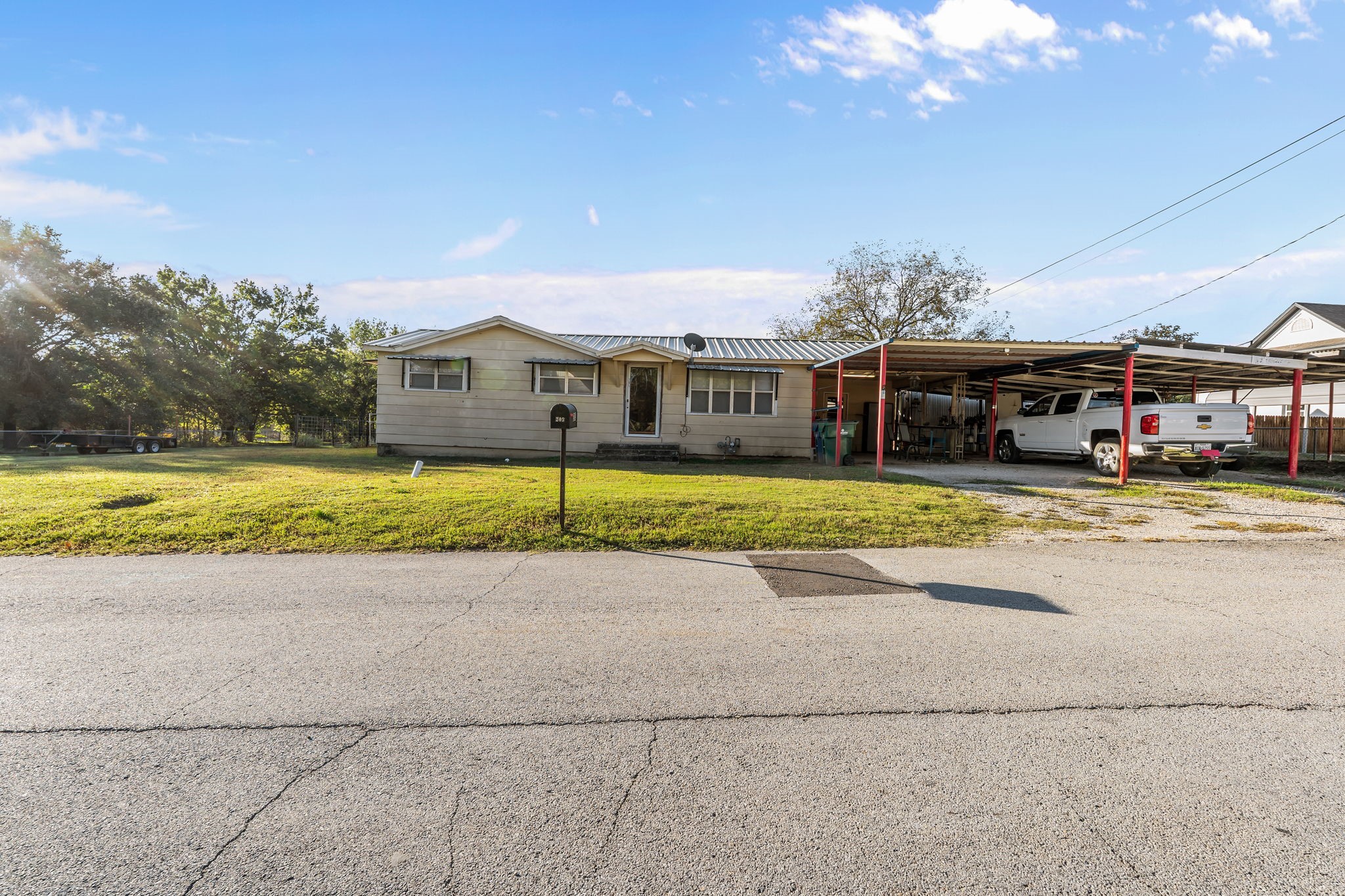 205 College Street Chico TX 76431