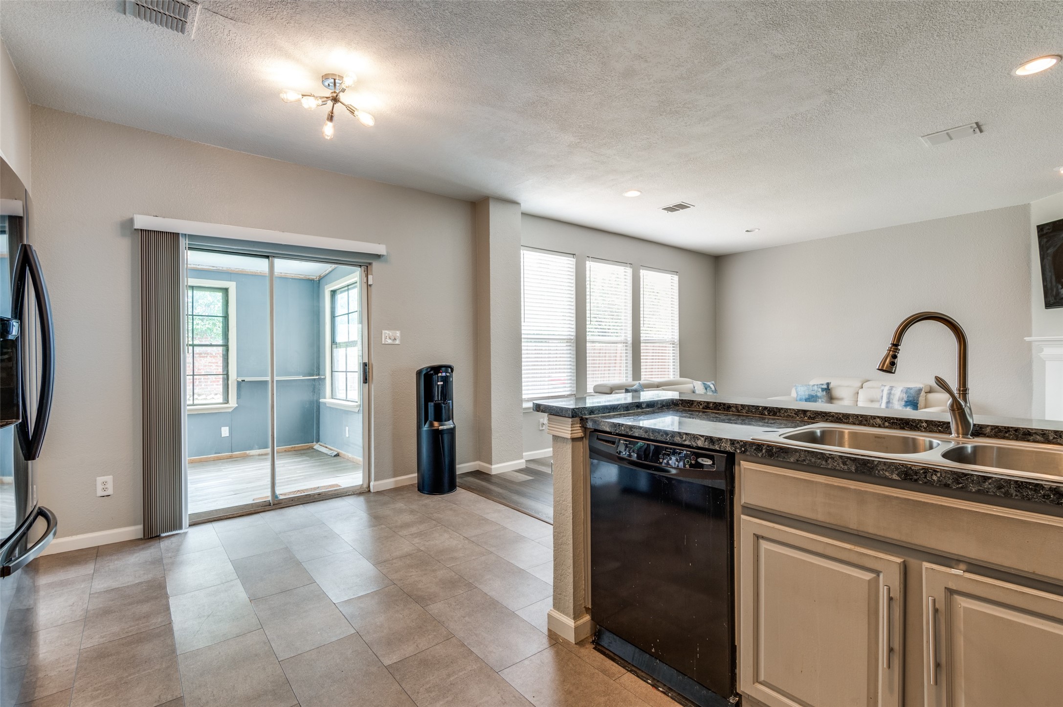 817 Pryor Drive Arlington TX 76001