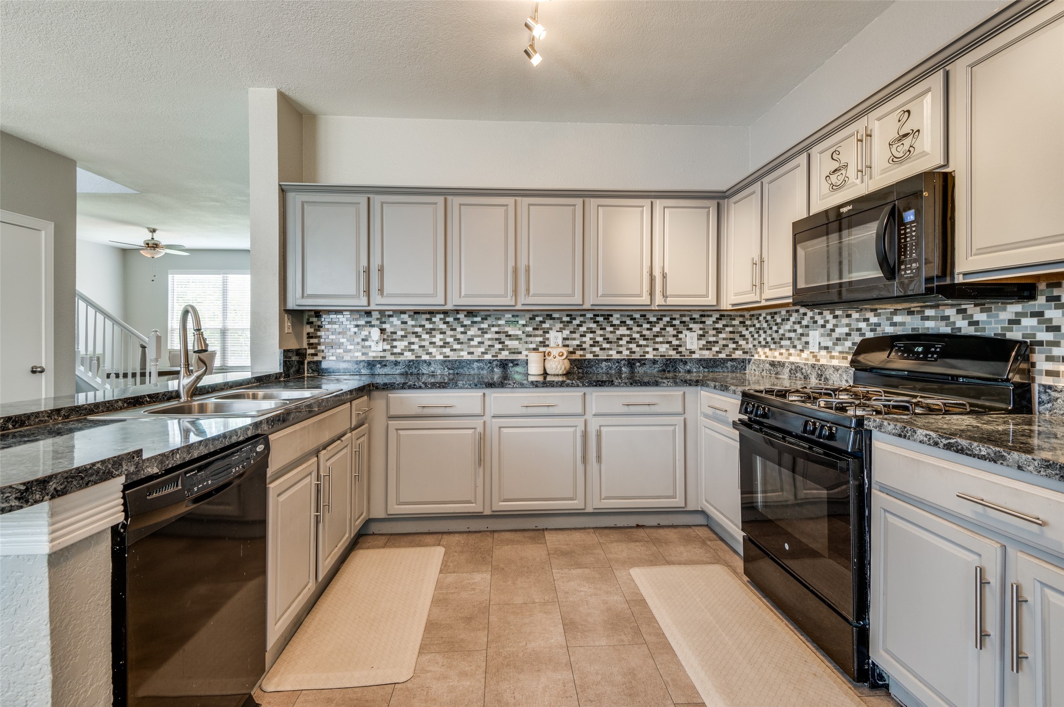 817 Pryor Drive Arlington TX 76001