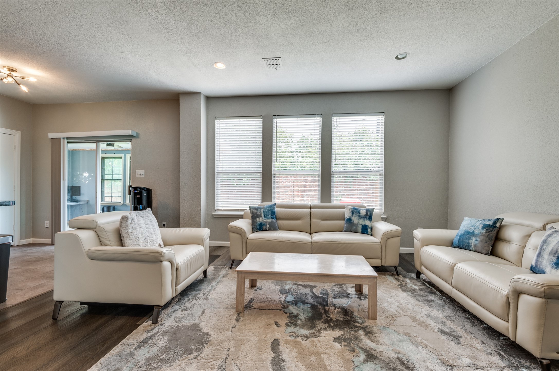817 Pryor Drive Arlington TX 76001