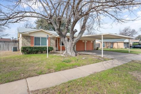 820 Opal Street Saginaw TX 76179