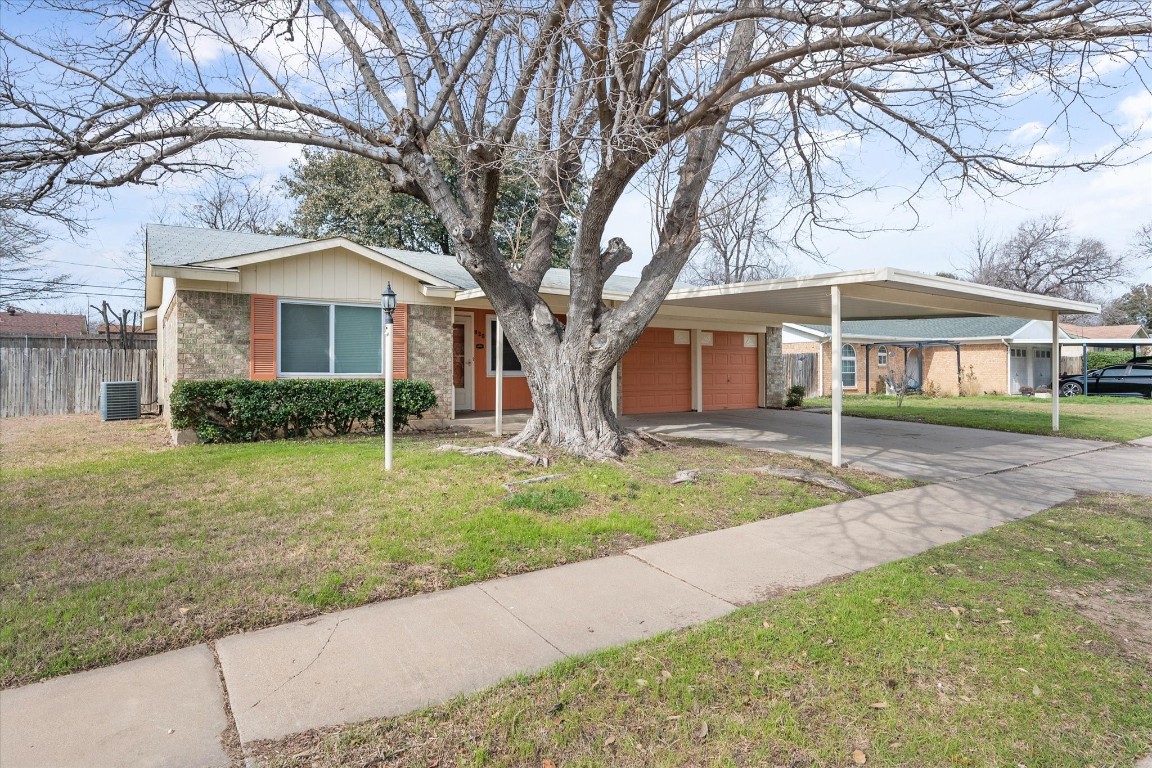 820 Opal Street Saginaw TX 76179
