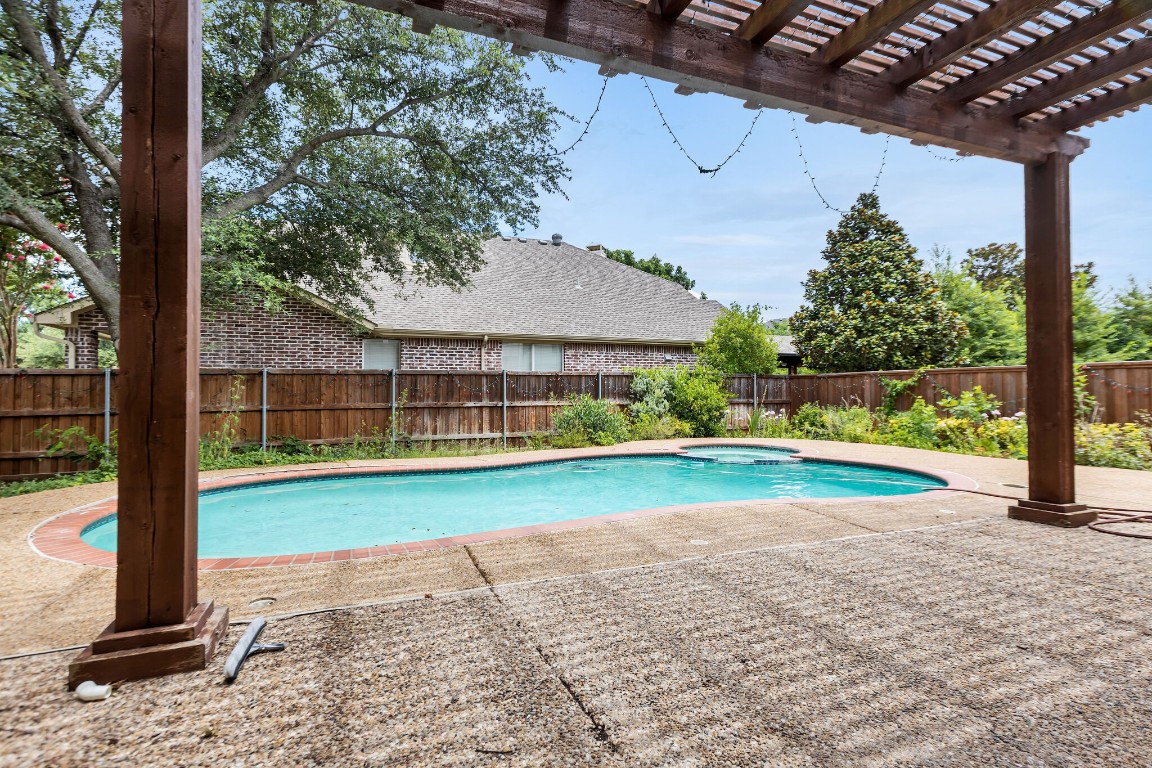 1901 Cross Point Road Mckinney TX 75072