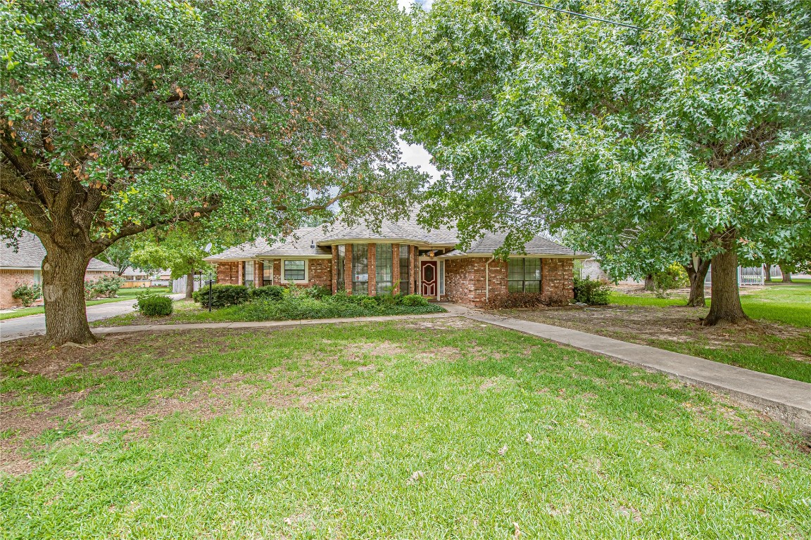 602 Aqua Vista Drive Granbury TX 76049