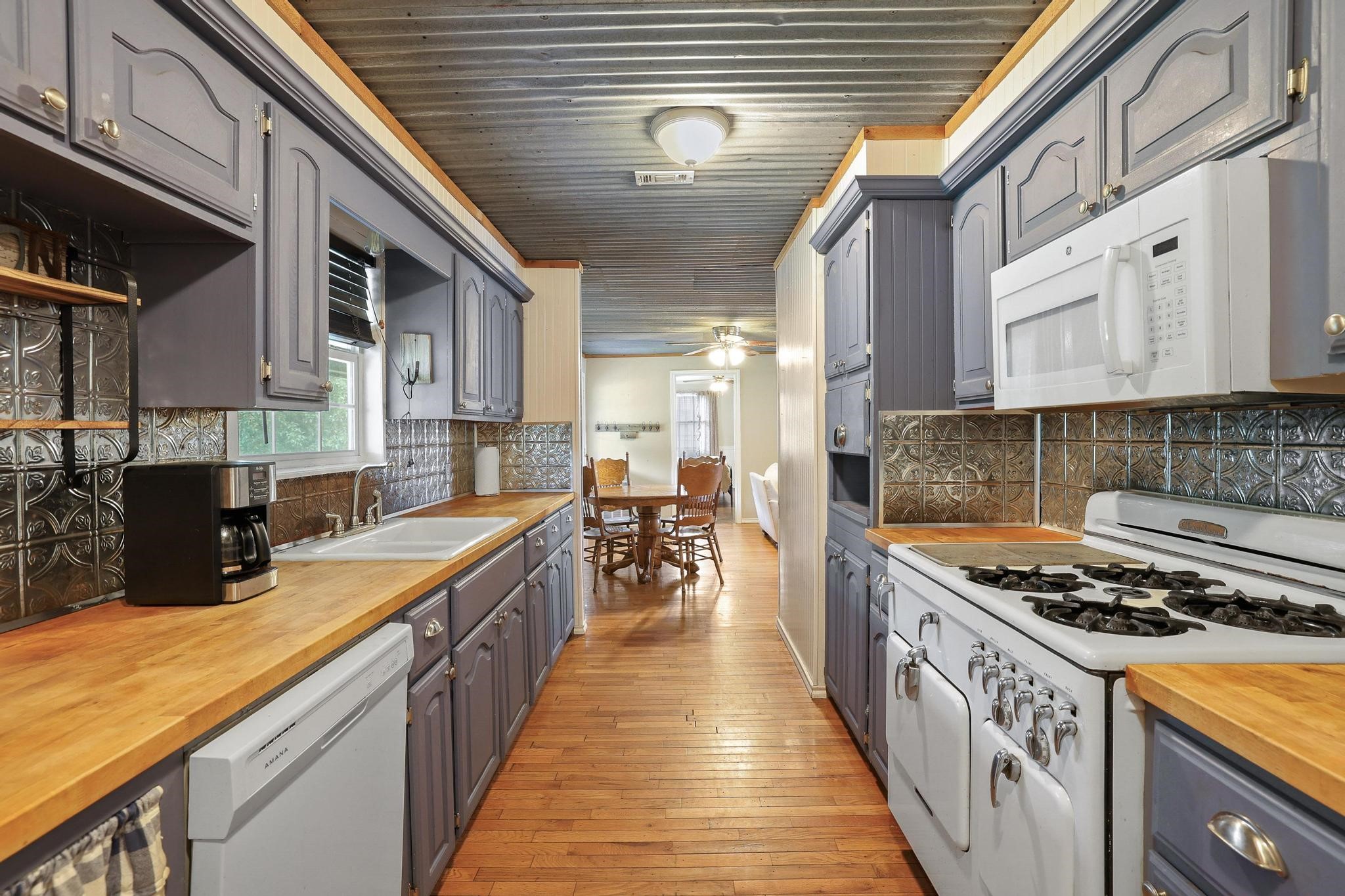 323 County Road 3804 Wolfe City TX 75496