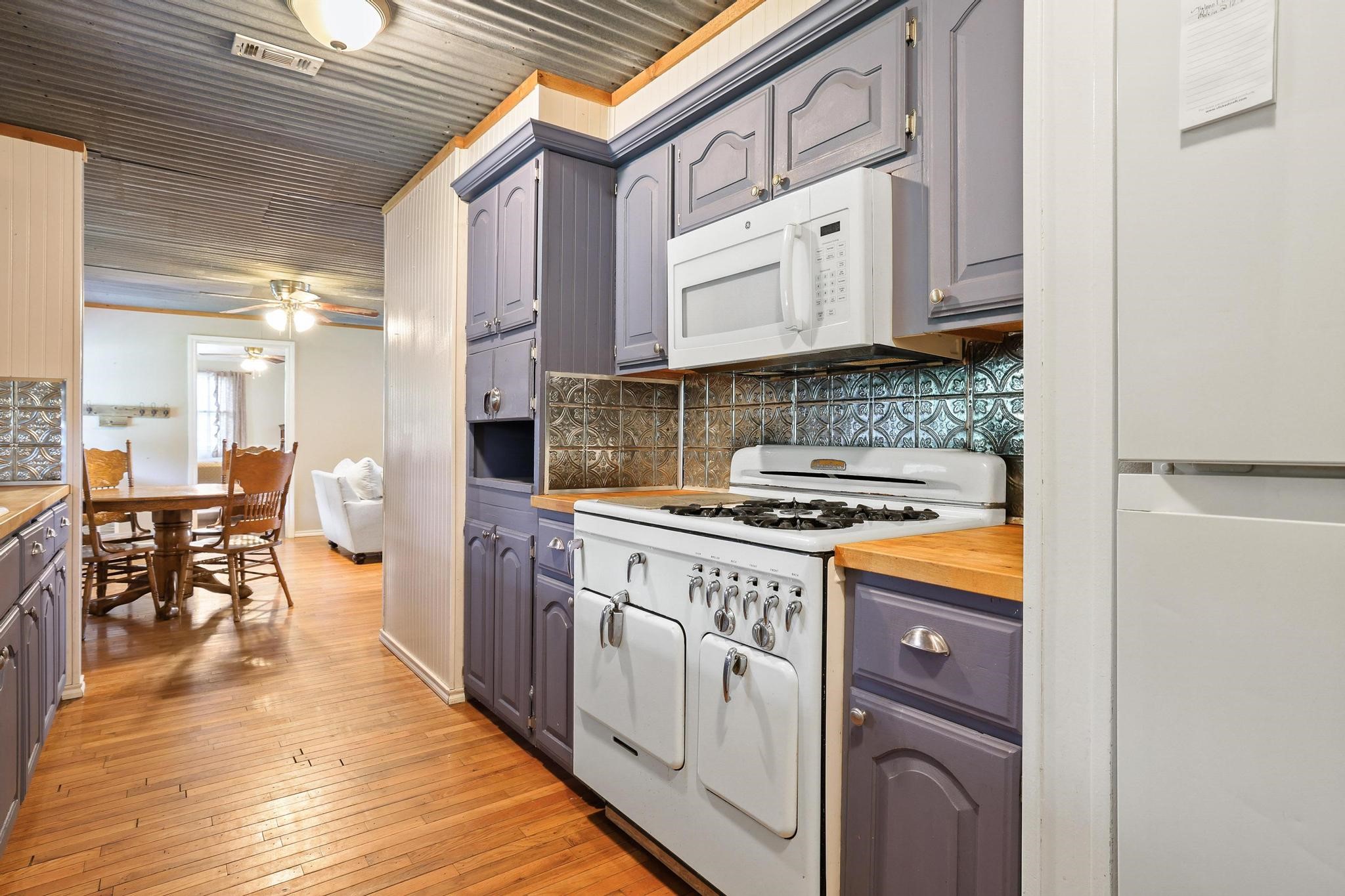 323 County Road 3804 Wolfe City TX 75496