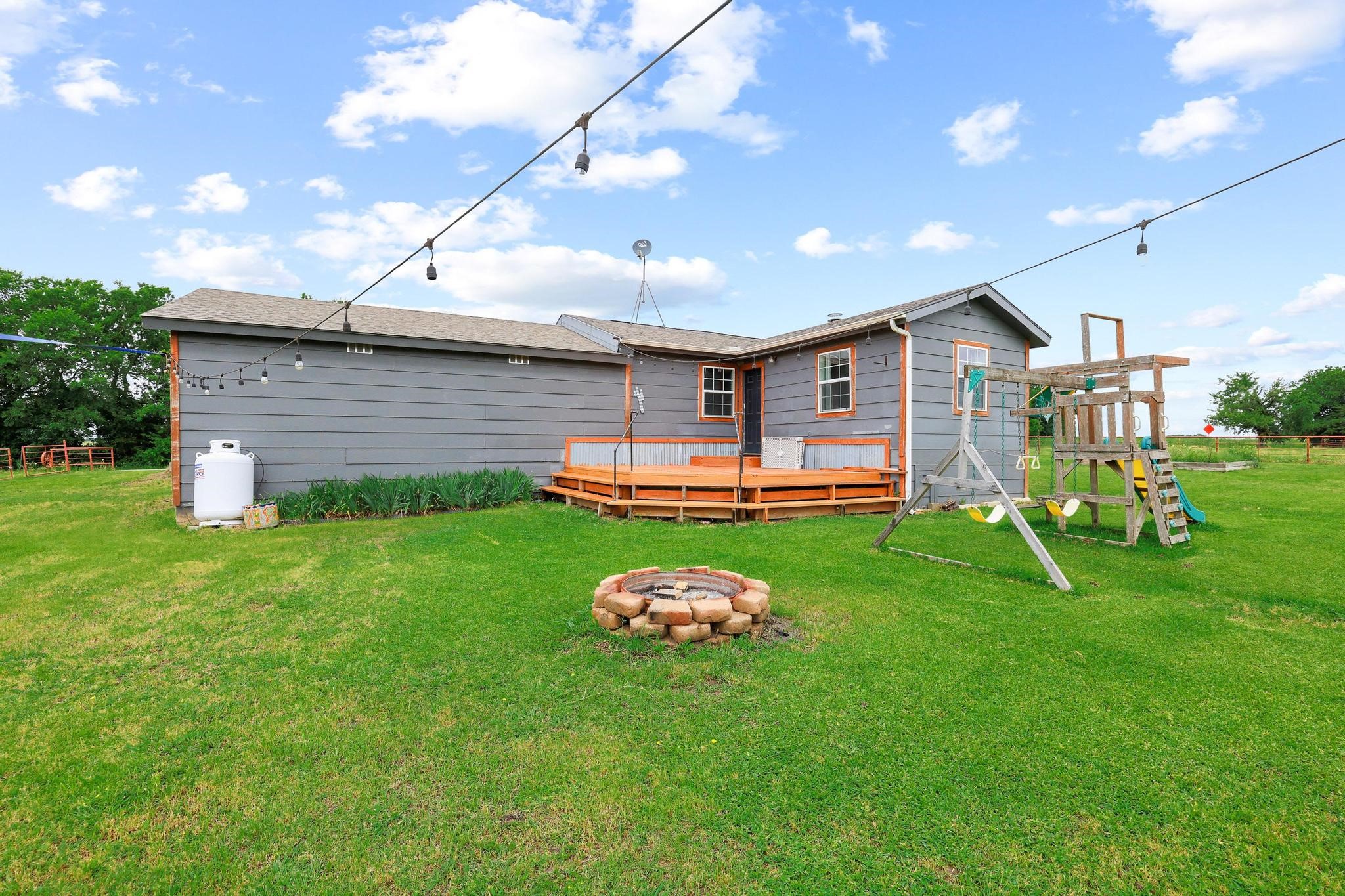 323 County Road 3804 Wolfe City TX 75496