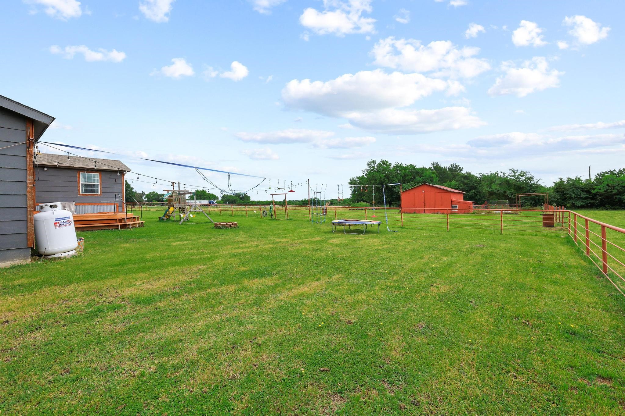 323 County Road 3804 Wolfe City TX 75496