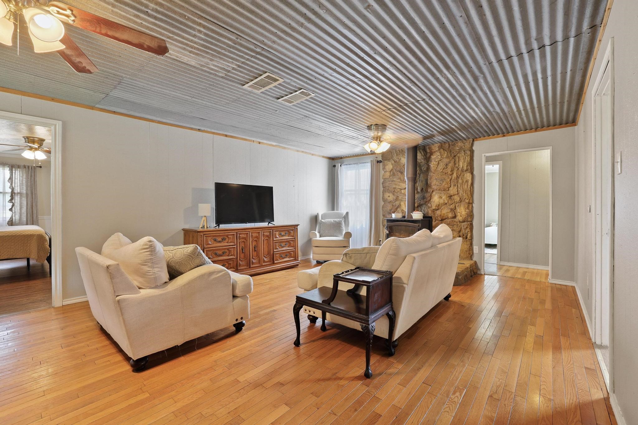 323 County Road 3804 Wolfe City TX 75496