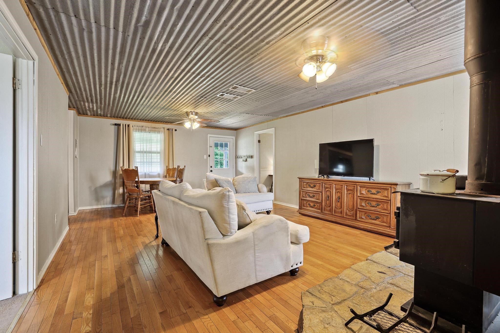 323 County Road 3804 Wolfe City TX 75496