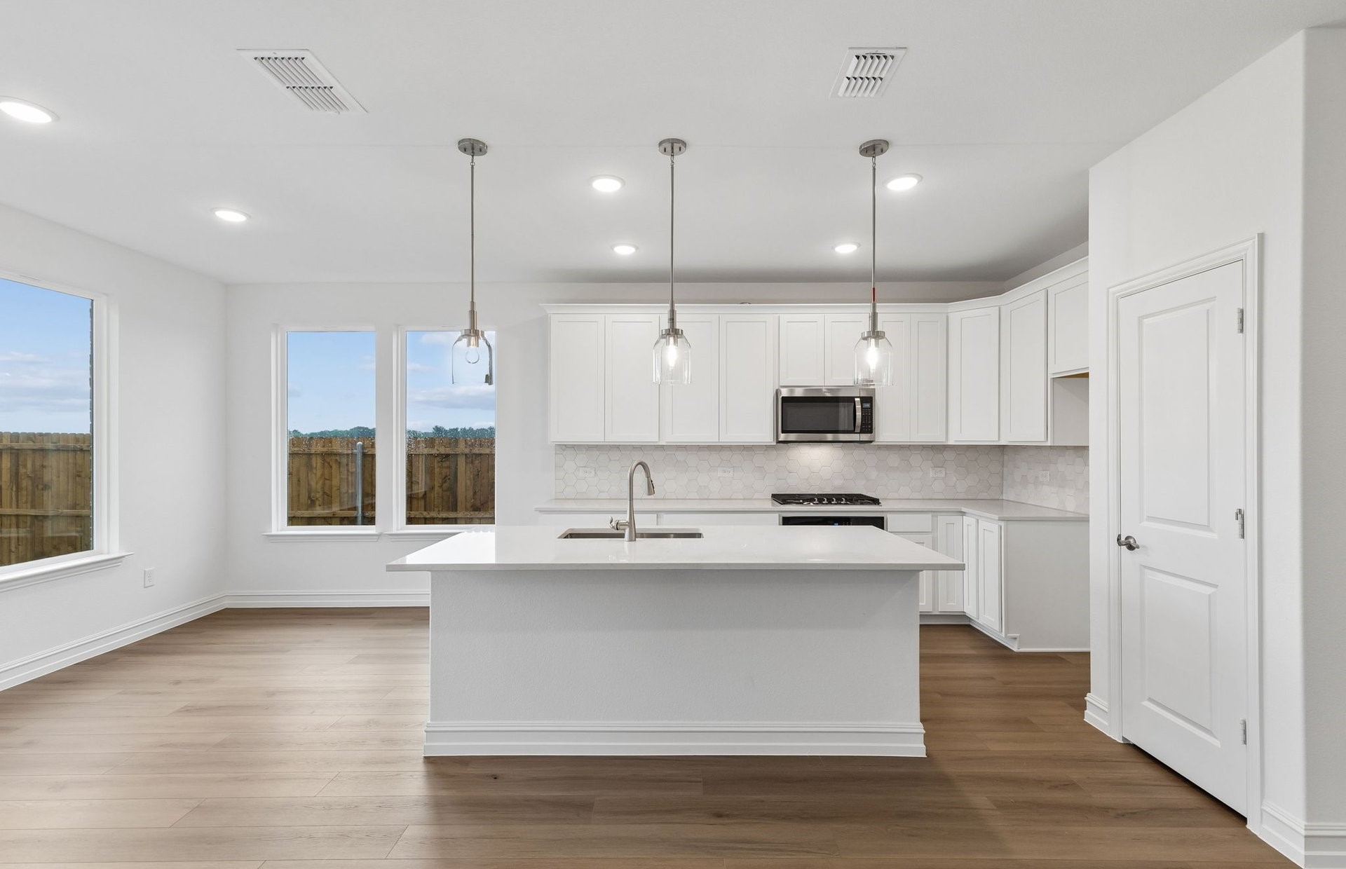 1009 Hammy Lane Aubrey TX 76227