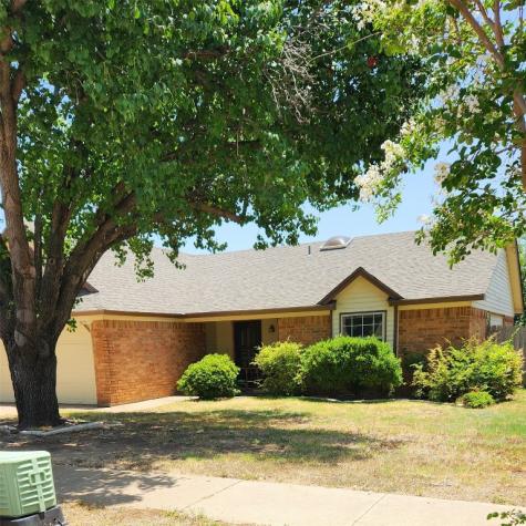 805 Norton Drive Saginaw TX 76179