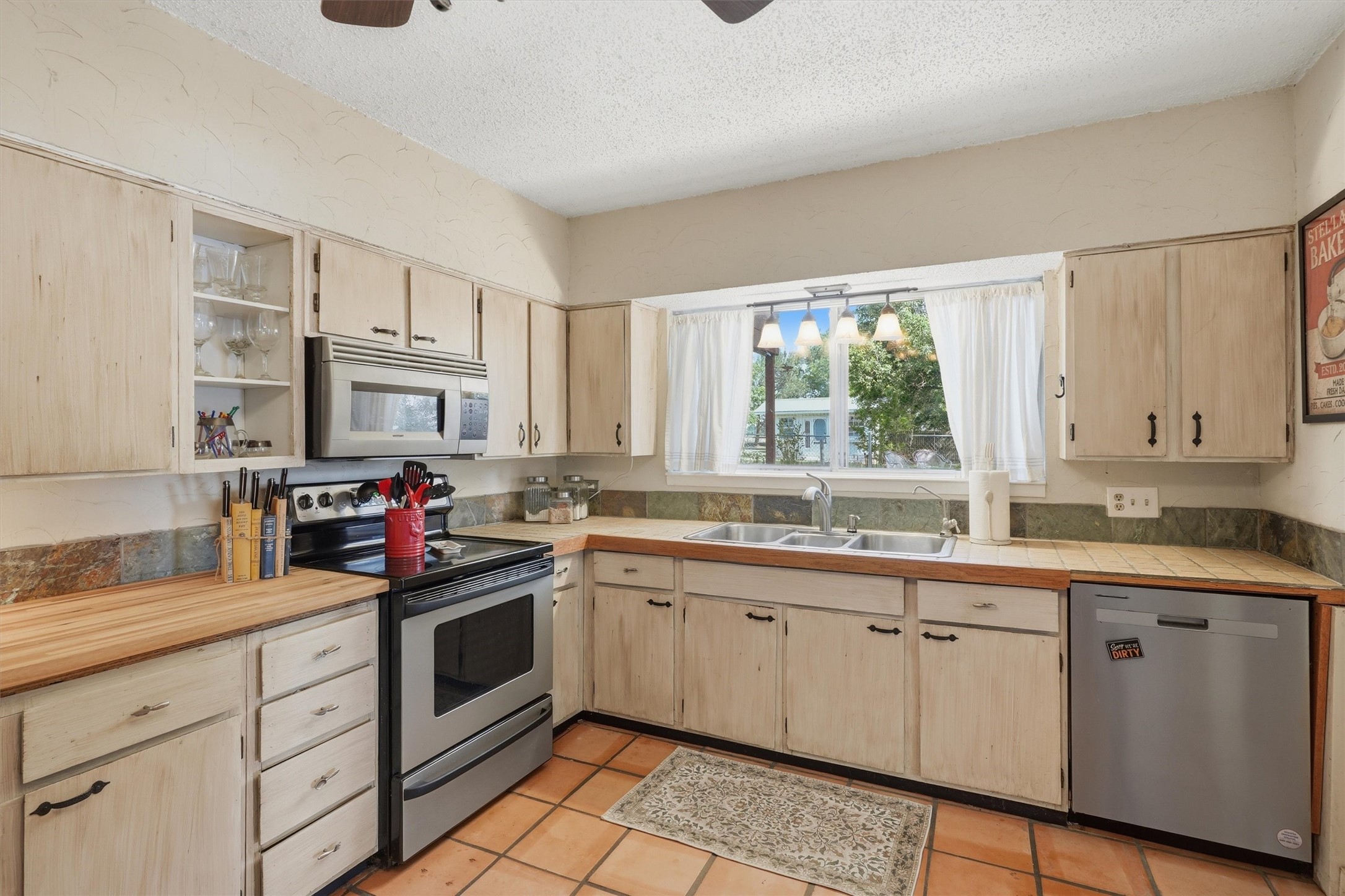 5106 Gibson Court Granbury TX 76049