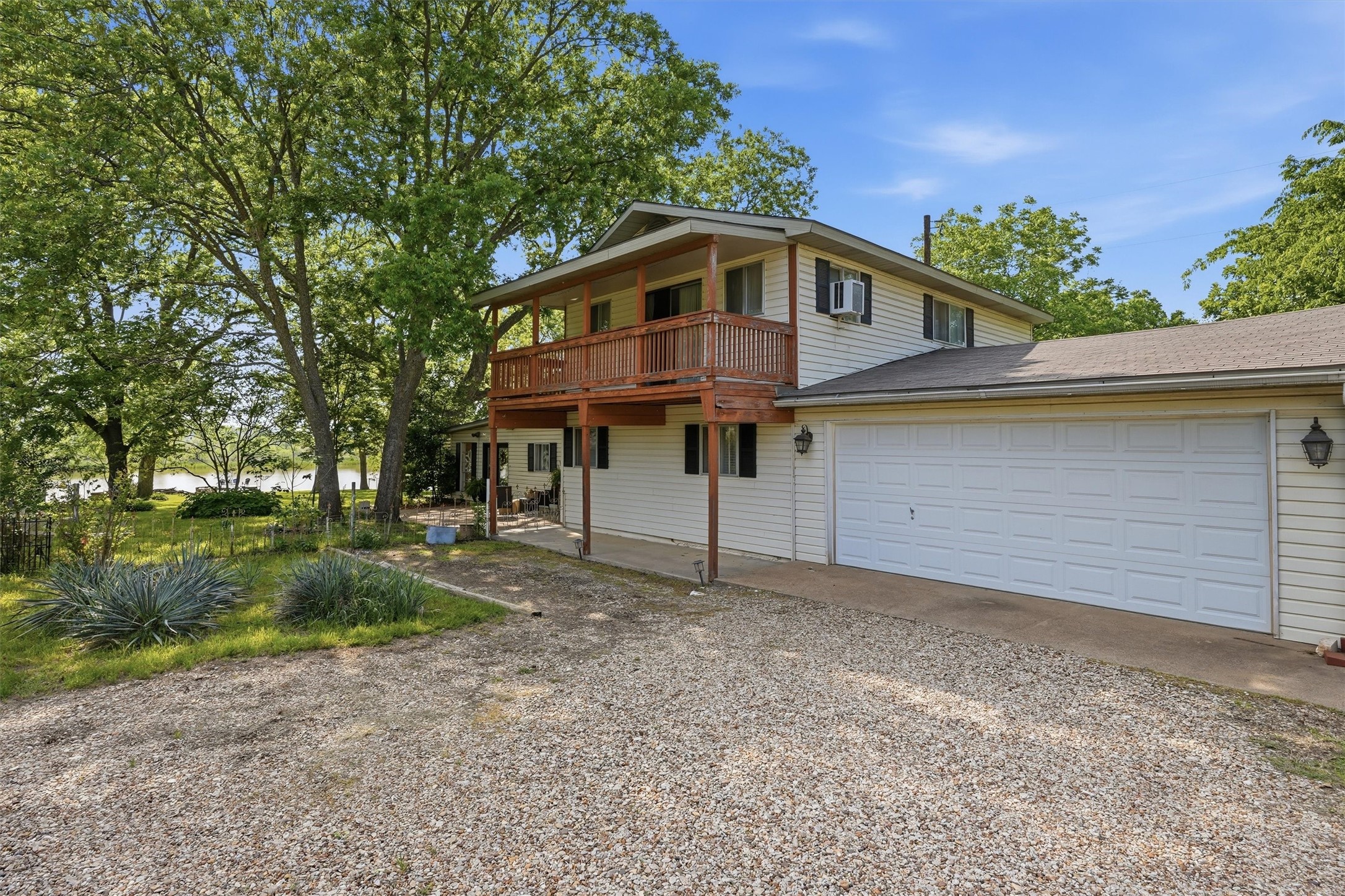 5106 Gibson Court Granbury TX 76049