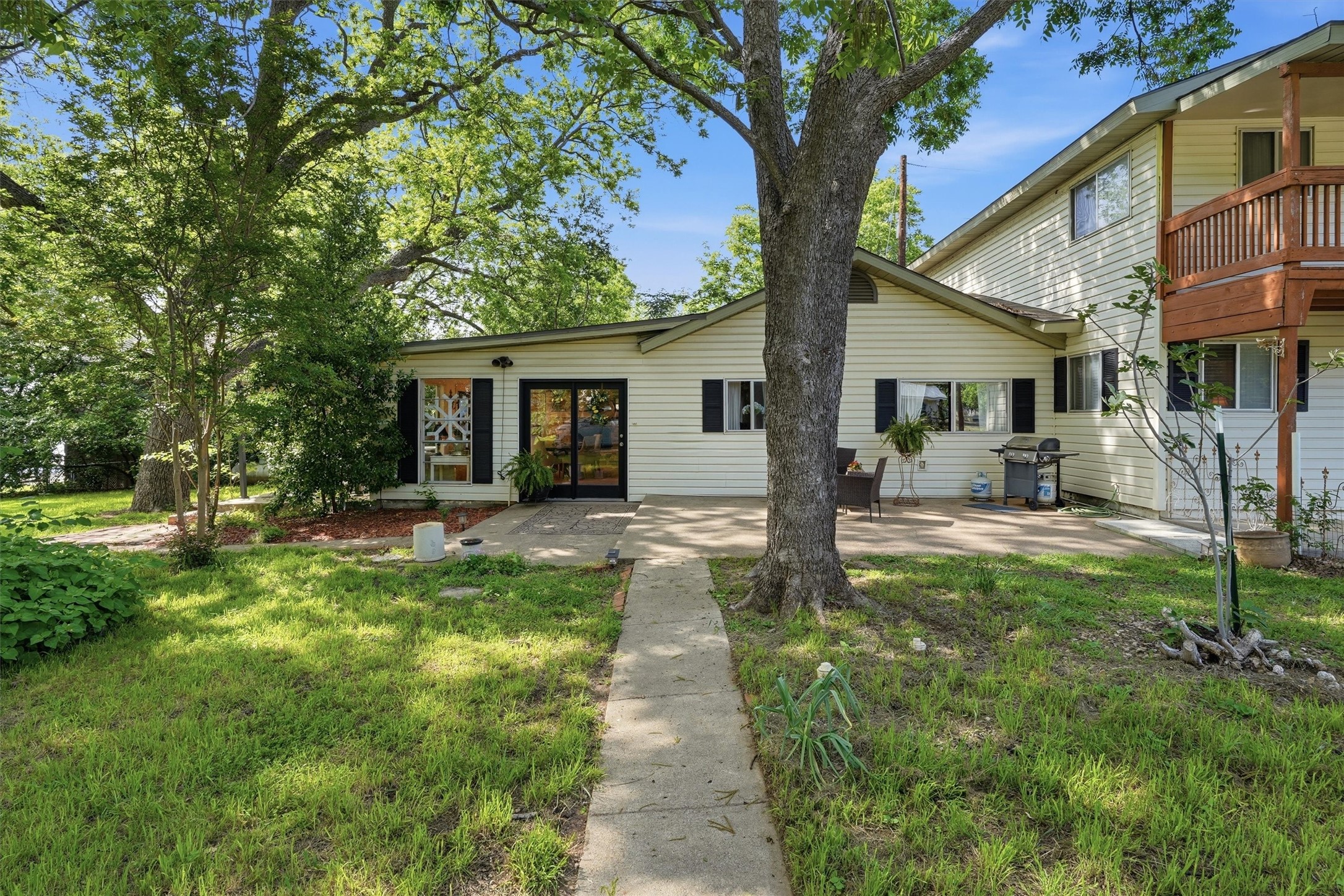 5106 Gibson Court Granbury TX 76049