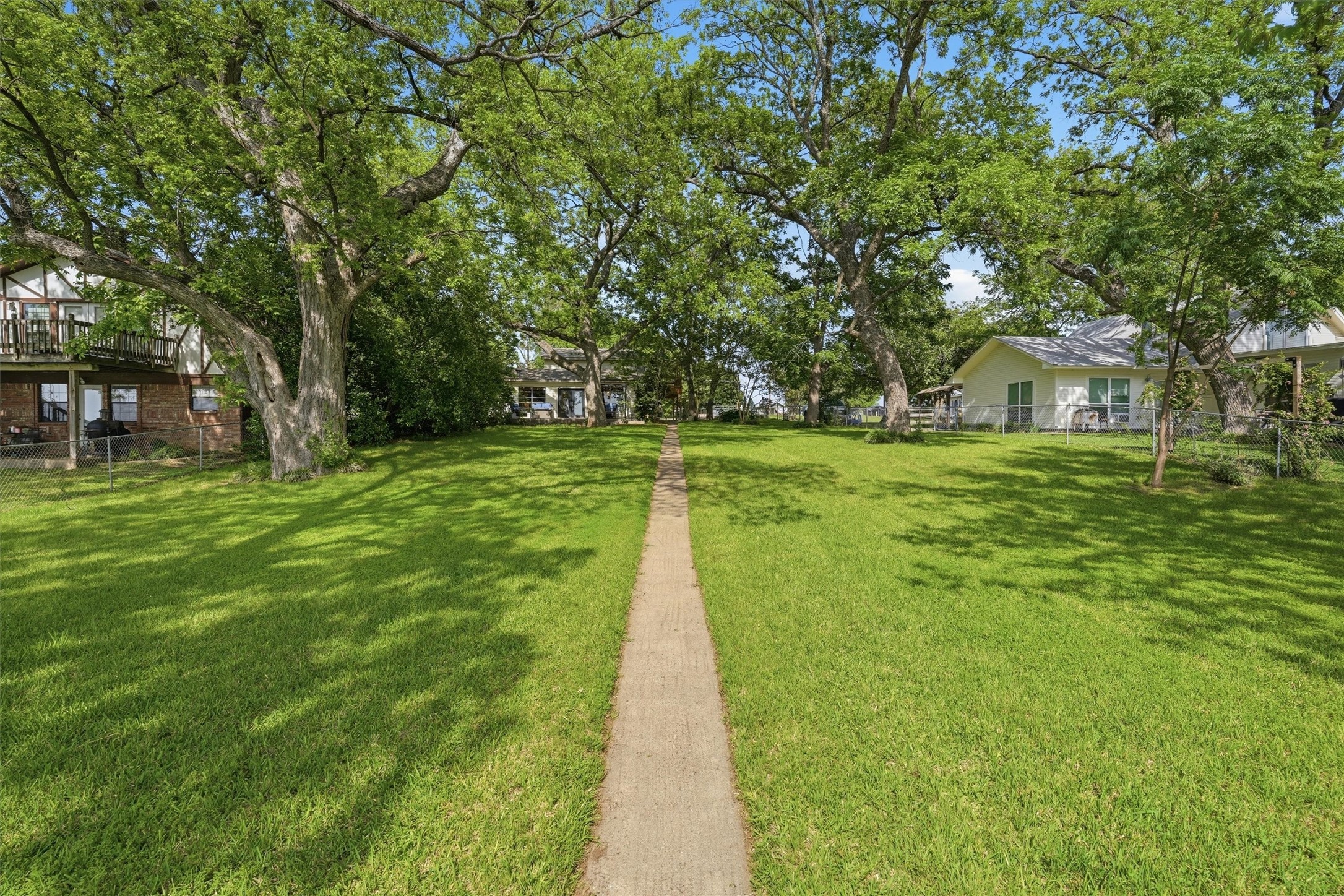 5106 Gibson Court Granbury TX 76049
