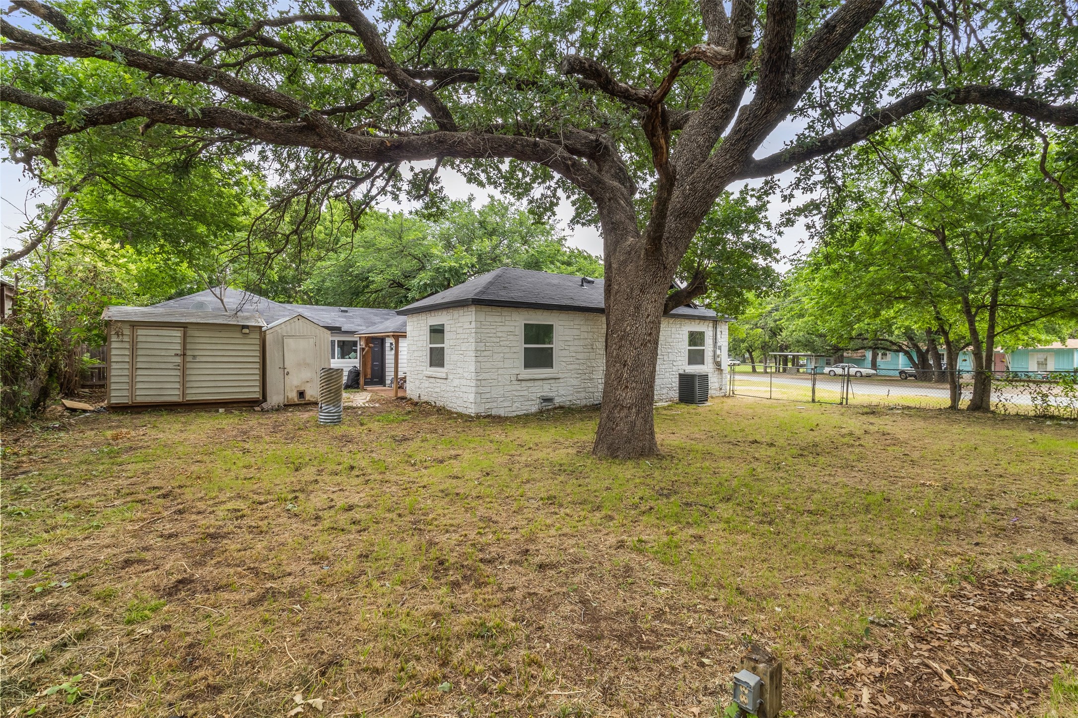 1802 Ederville Road S Fort Worth TX 76103