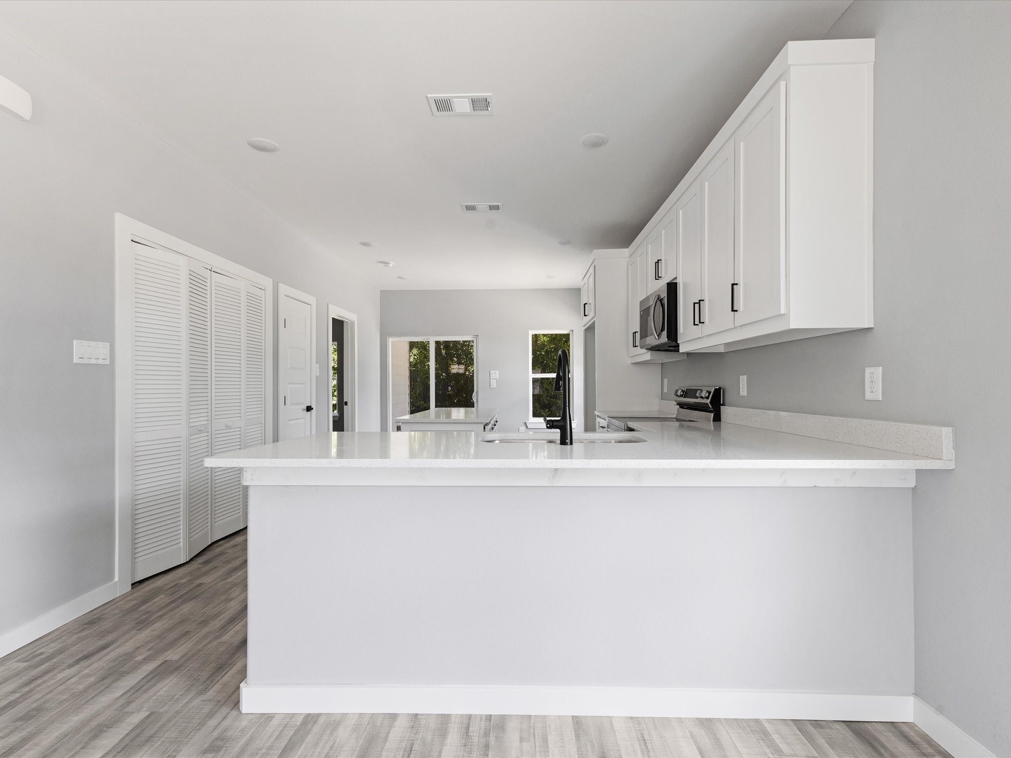 1609 E Bluff Street Fort Worth TX 76102