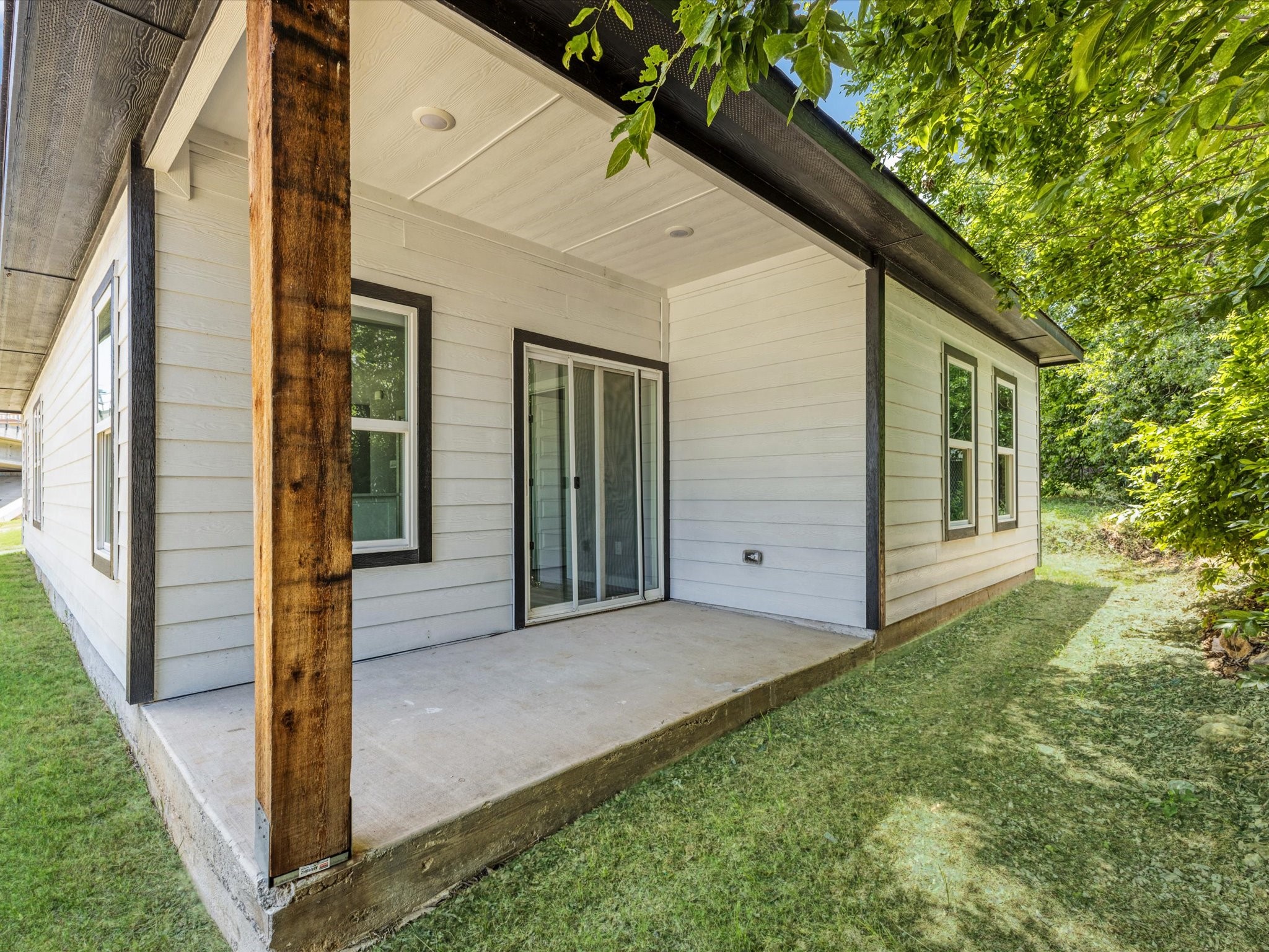 1609 E Bluff Street Fort Worth TX 76102