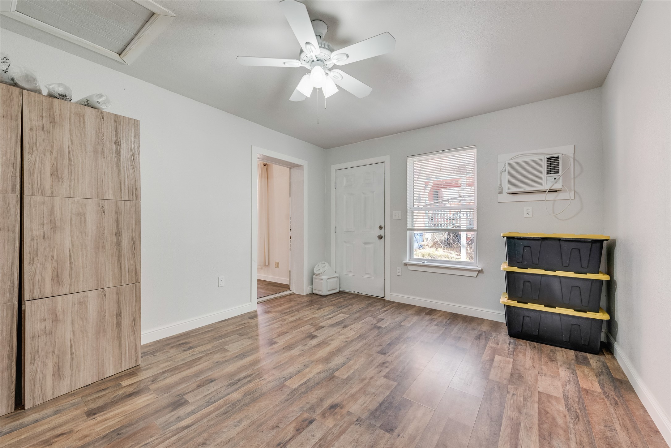 1732 Murdock Dallas TX 75217