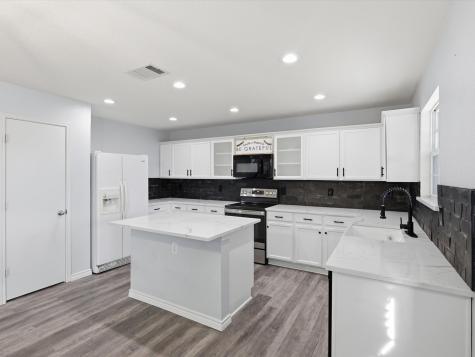 2459 Silverado Trail Grand Prairie TX 75052