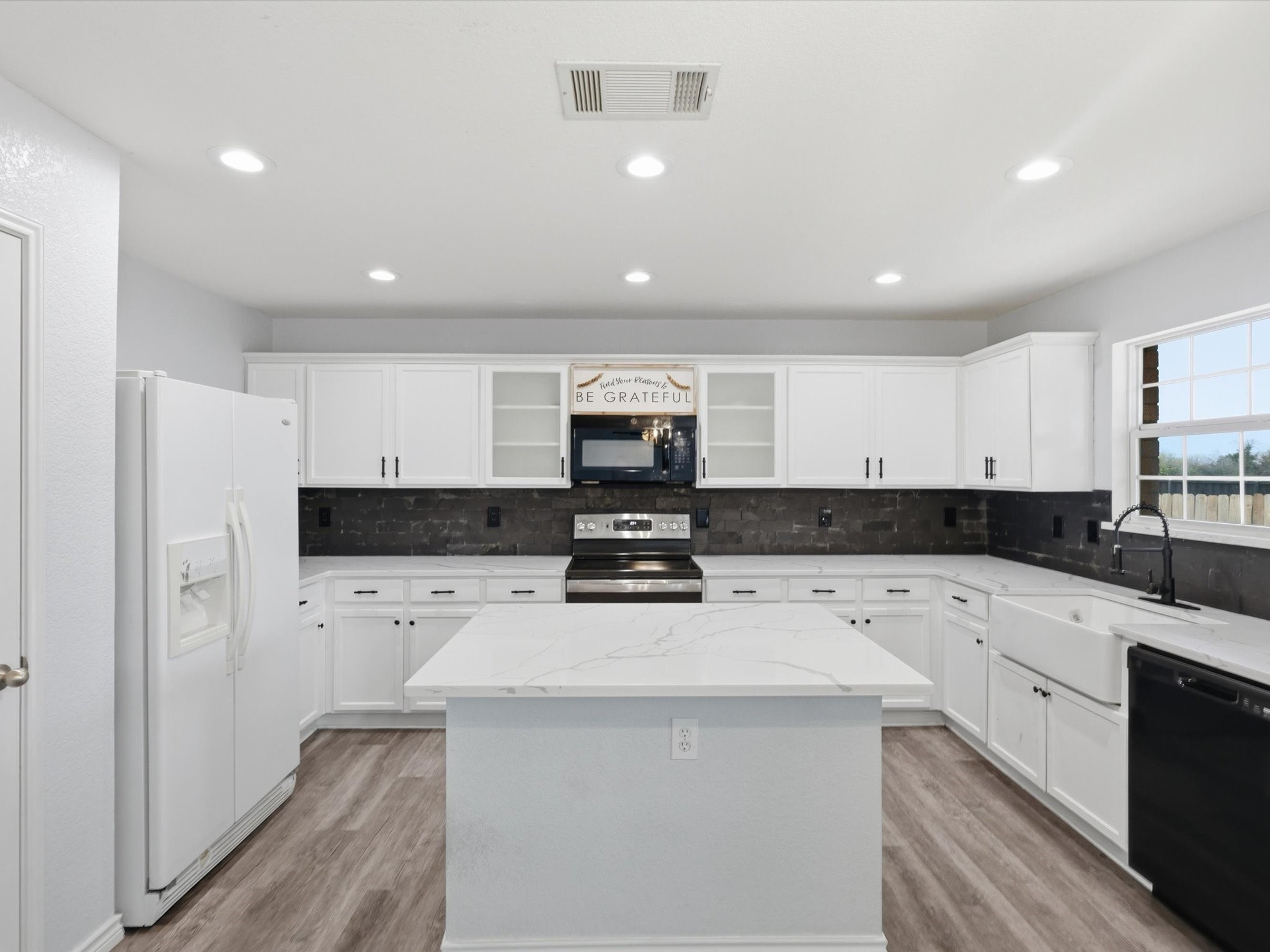2459 Silverado Trail Grand Prairie TX 75052