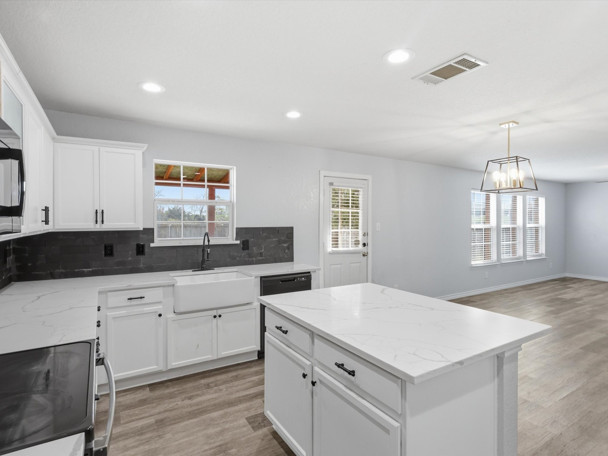 2459 Silverado Trail Grand Prairie TX 75052