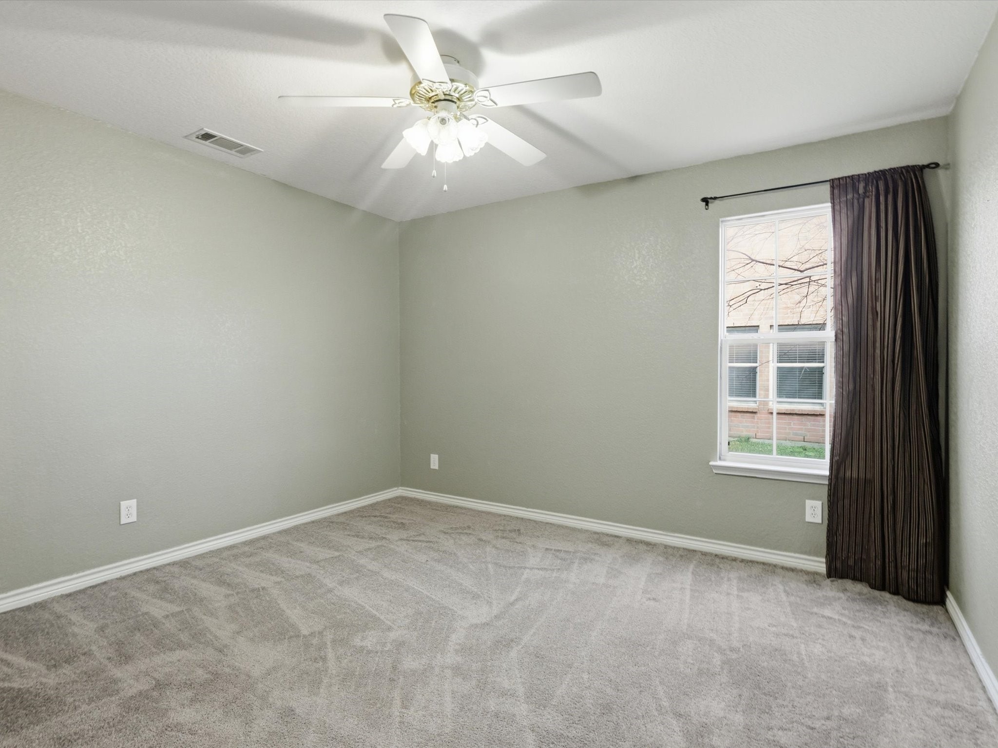 2459 Silverado Trail Grand Prairie TX 75052