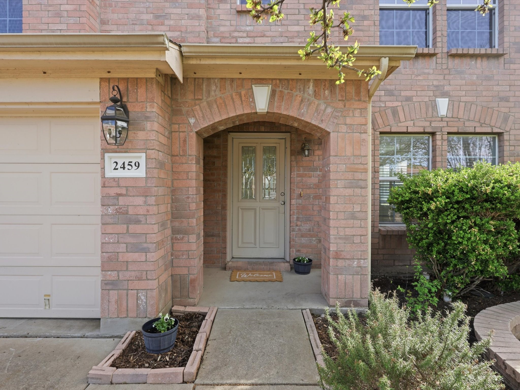 2459 Silverado Trail Grand Prairie TX 75052