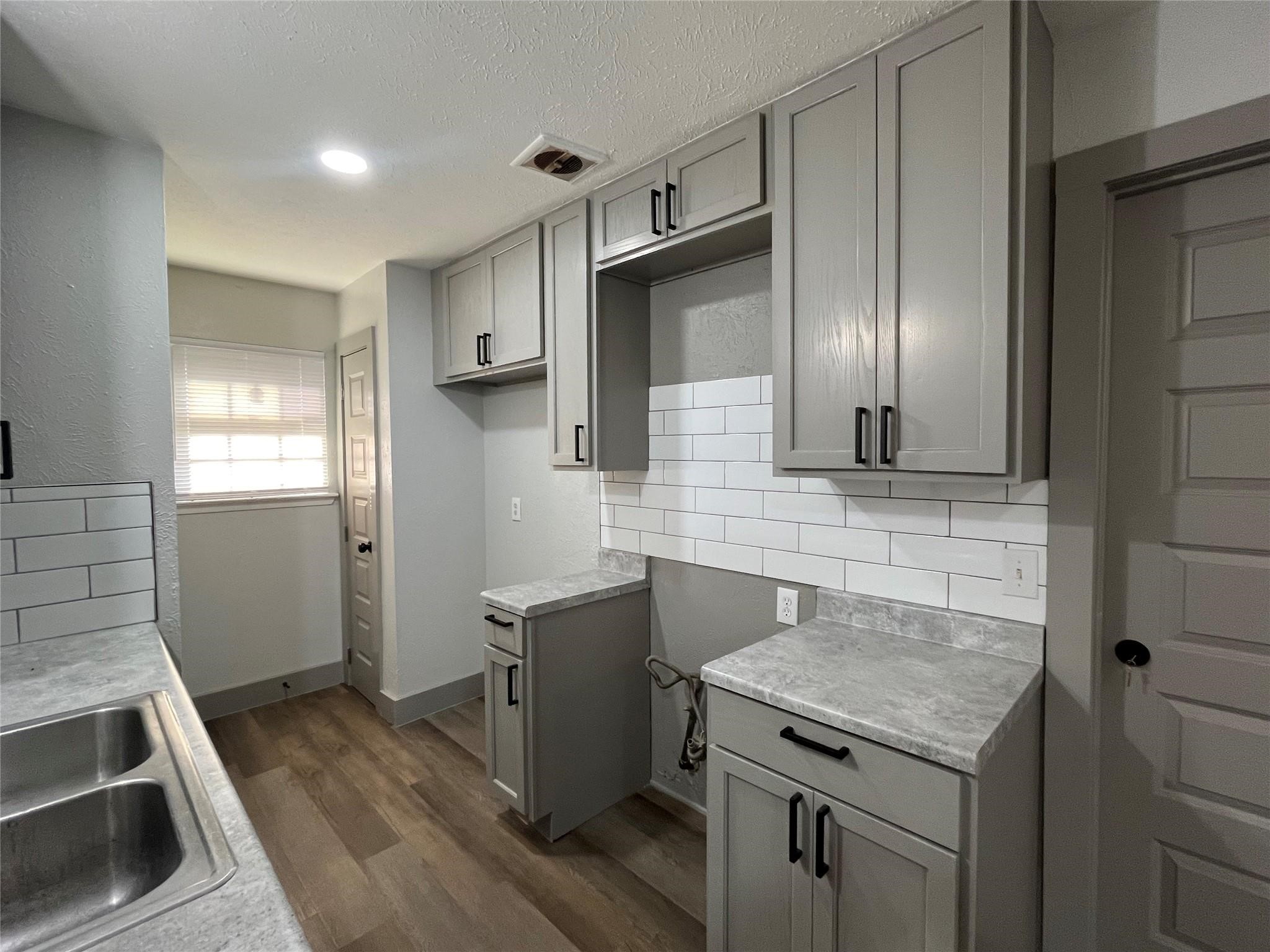 3982 Granite Hill Drive Dallas TX 75241