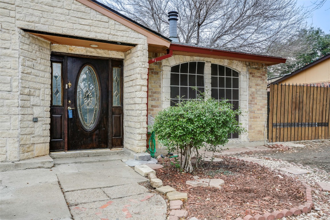 2003 Sharpshire Lane Arlington TX 76014