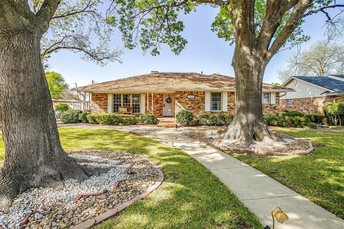 1105 Worcester Lane Garland TX 75040
