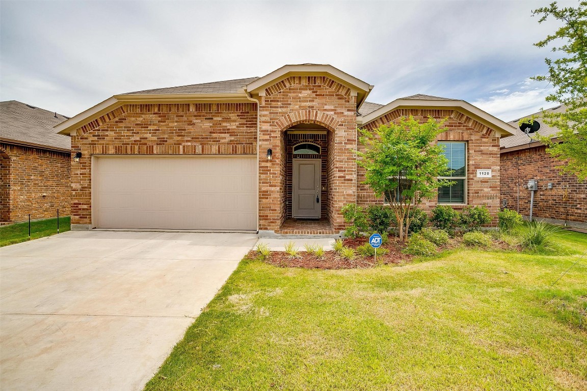 1120 Nicole Way Burleson TX 76028