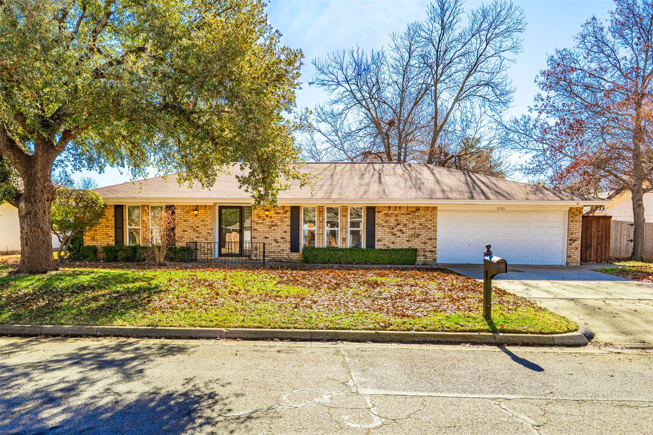 2100 Friar Tuck Drive Arlington TX 76013
